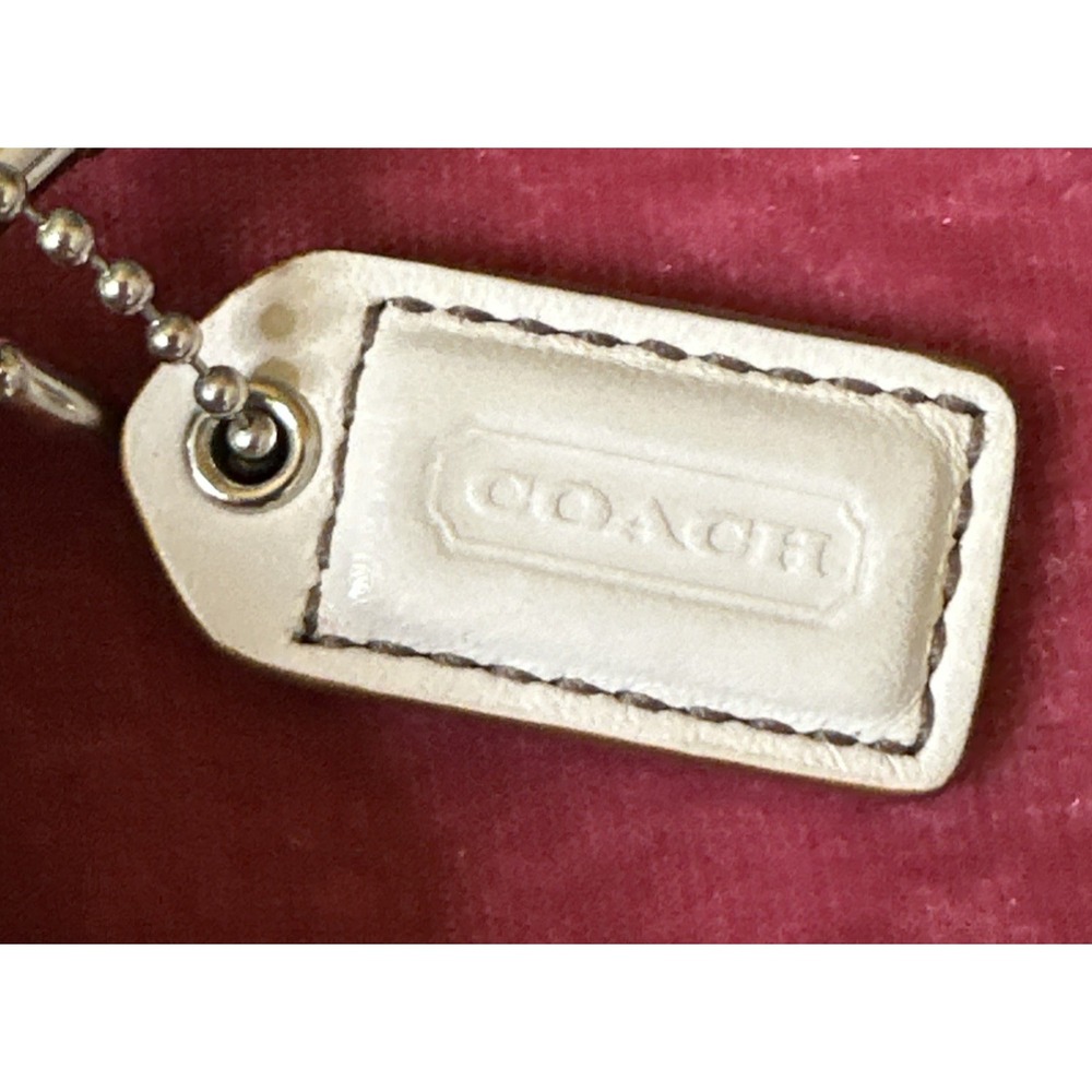 Vtg Coach Soho Kisslock Wristlet Clutch White Timeless Classic Minimalist - Picture 7 of 12